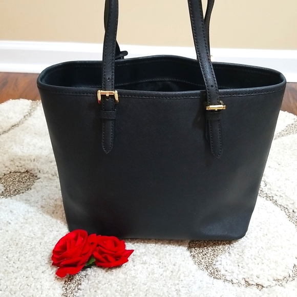 Michael Kors jet set large tote in black w/gold accents - Picture 3 of 14